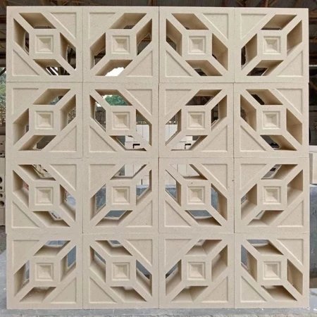 Roster Beton Minimalis Motif Panah (Satu Sisi) 20 x 20 x 10 cm