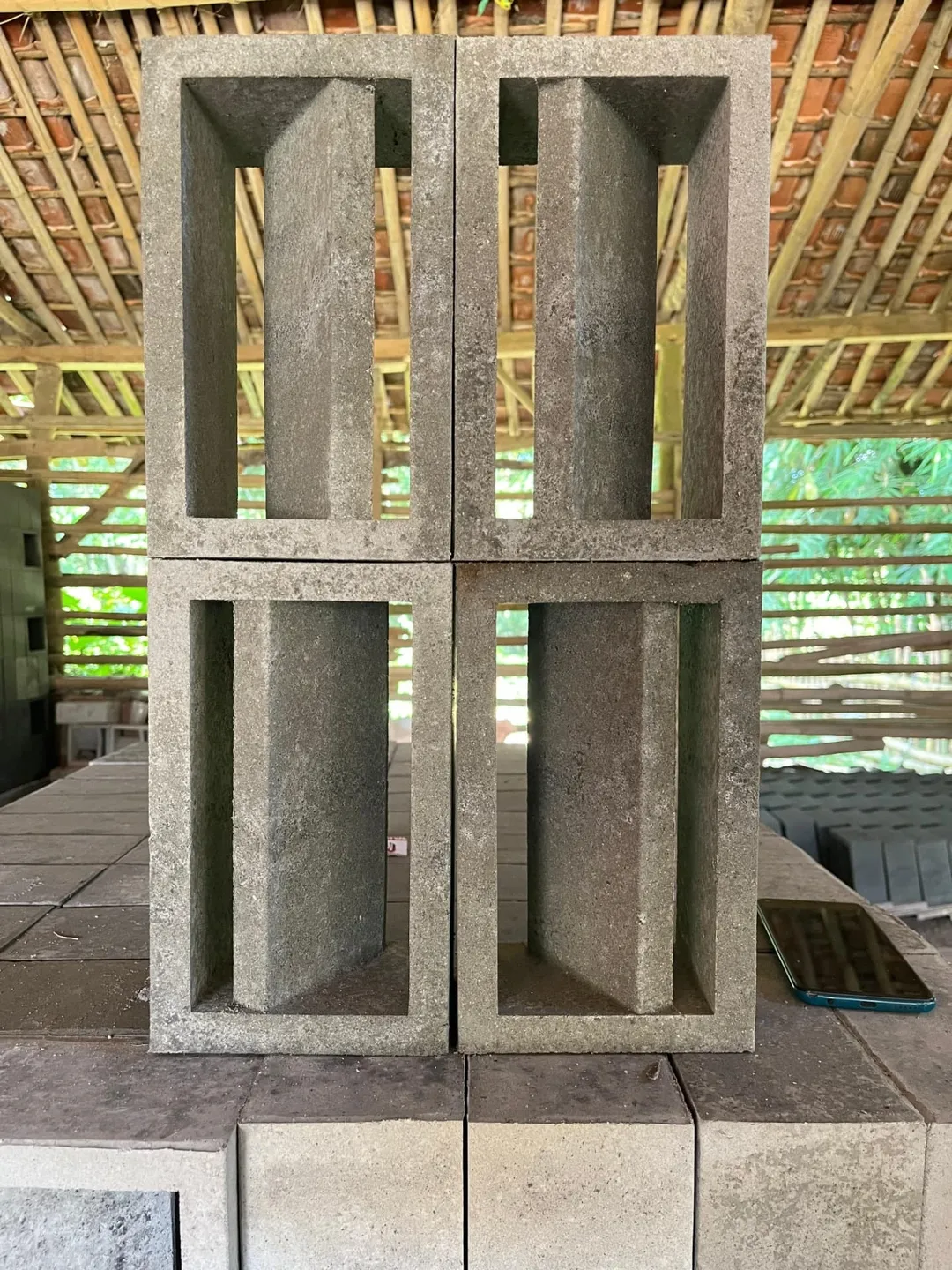 Roster Beton Minimalis Motif Nako Panjang (Dua Sisi) 30 x 15 x 10 cm — Foto 1