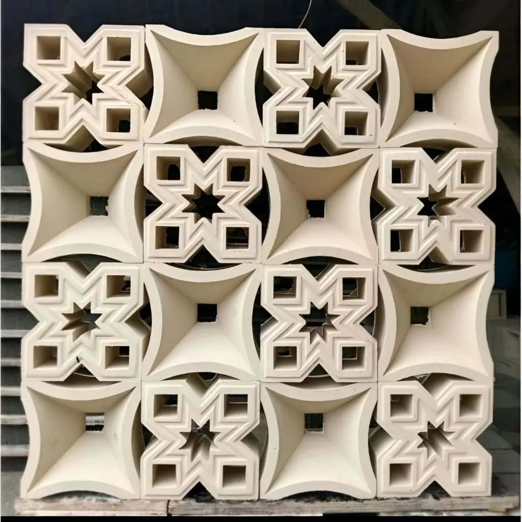 Roster Beton Minimalis Motif Melati (Satu Sisi) 20 x 20 x 10 cm