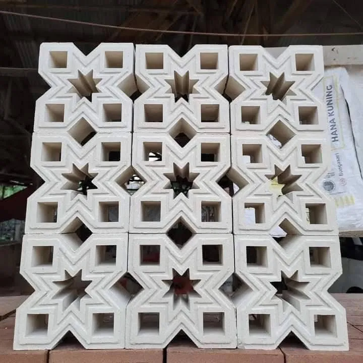 Roster Beton Minimalis Motif Melati (Satu Sisi) 20 x 20 x 10 cm — Foto 3