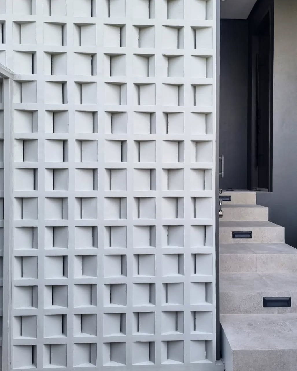 Roster Beton Minimalis Motif Nako Sipit (Dua Sisi) 20 x 20 x 10 cm — Foto 5